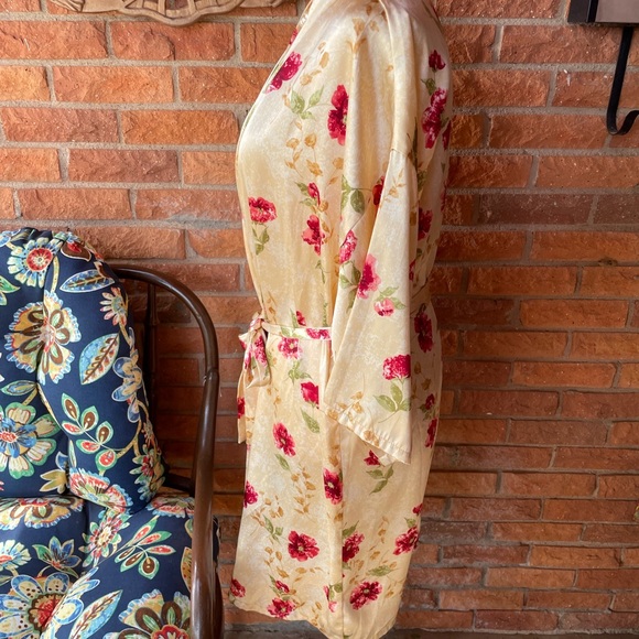 Alexandria Nicole • Medium • Floral • Gold/Red • Satin • Robe - Picture 7 of 15